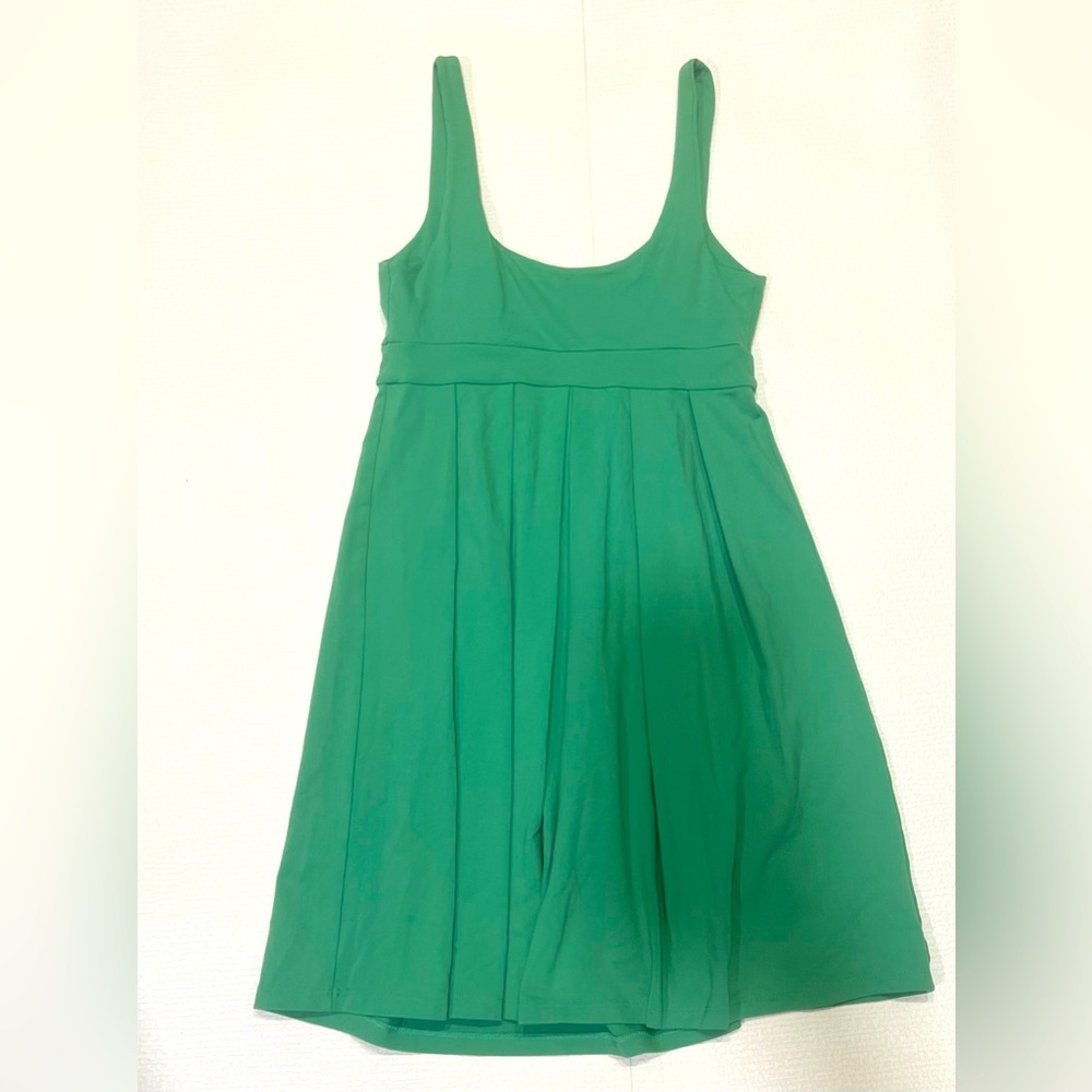 Susana Monaco Green Dress
Empire waist with Pleated front
Size small - Picture 5 of 5